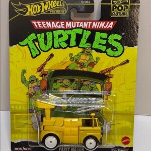 Hot Wheels Teenage Mutant Ninja Turtles Yellow Party Van
